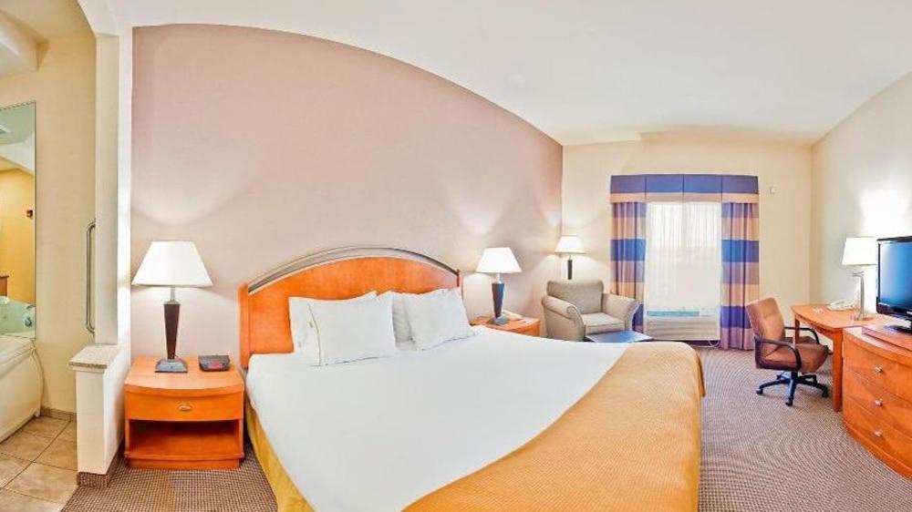 Holiday Inn Express Forest City By Ihg Exterior foto